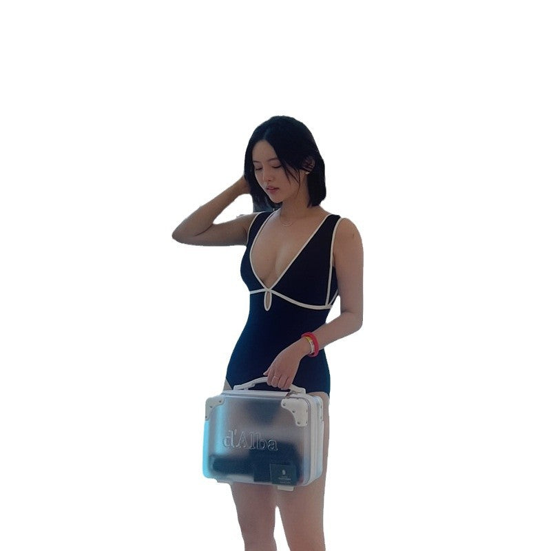 Dame stilfuld one-piece badedragt med mode kontrastelementer Stilla