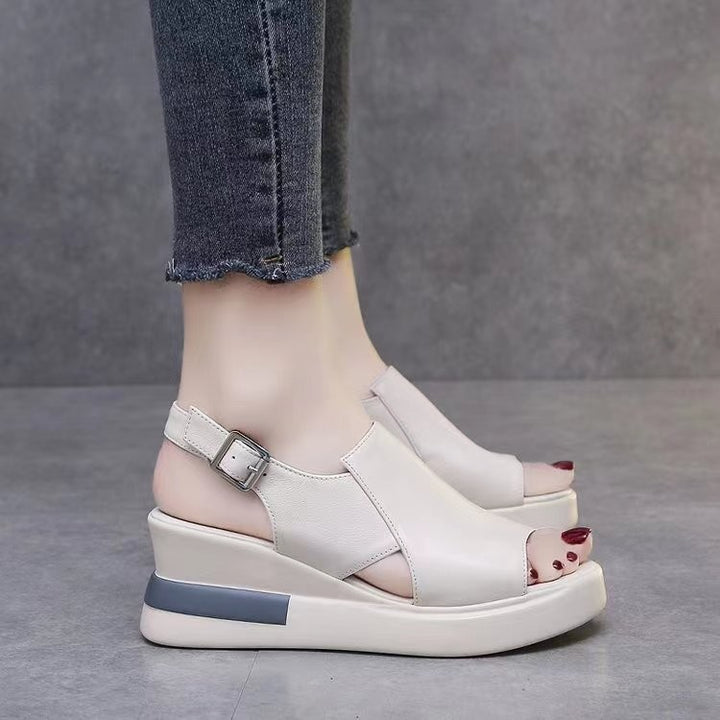 Dame Plateau-sandaletter med elegant remdesign og komfortabelt fodseng Stilla