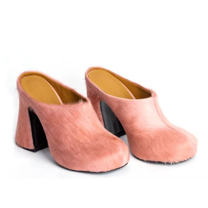 Femme Textured Fur Clog Heels med unikt skulpturelt fodseng Stilla