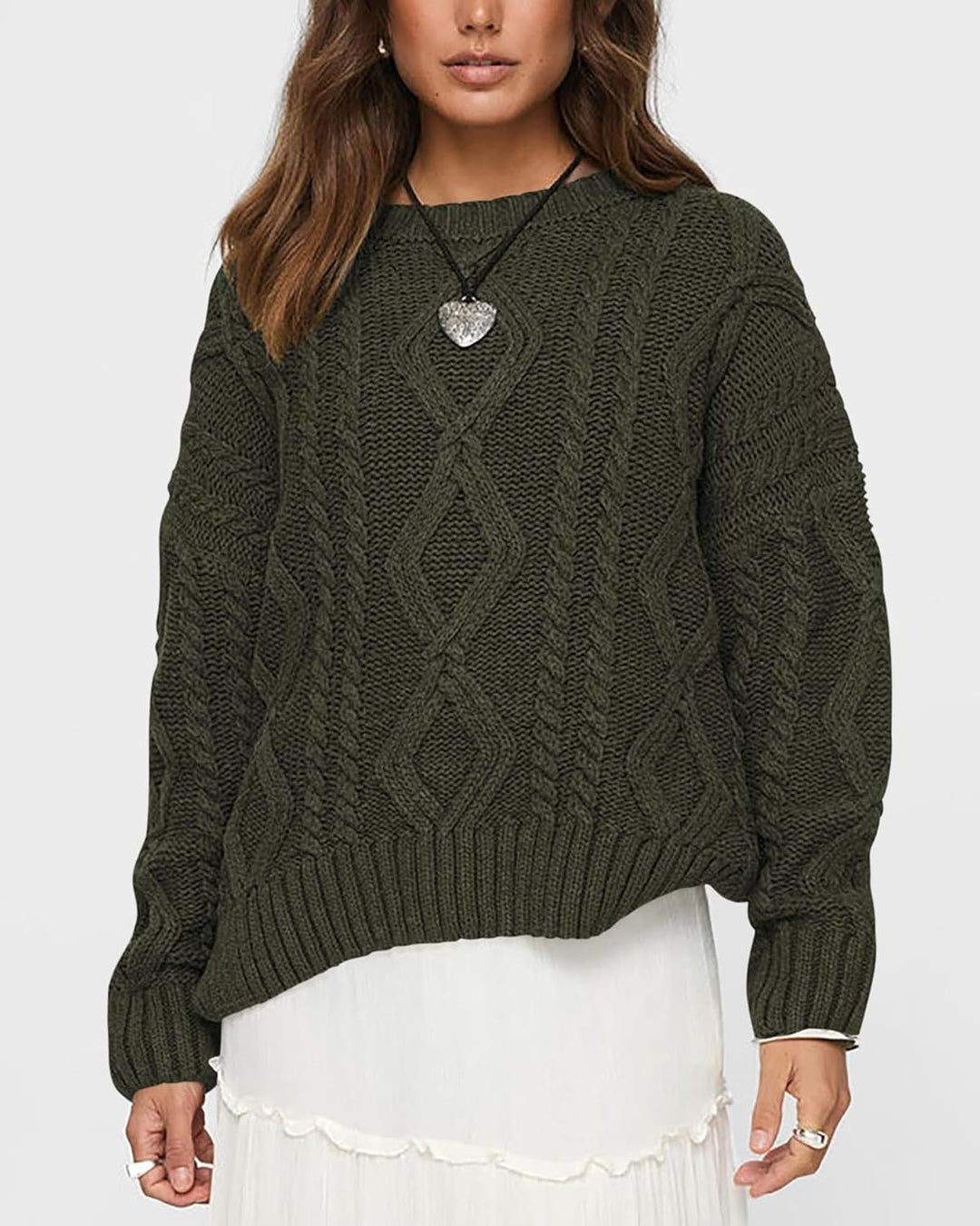 Kvinnernes chunky strikkede sweater med kabeldesign Stilla