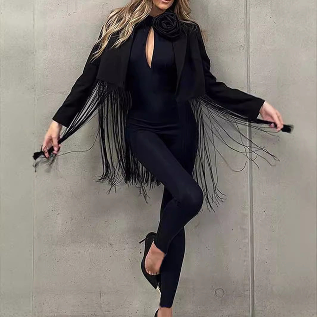 Dame jumpsuit med décolleté og blomsteraccent Skovae