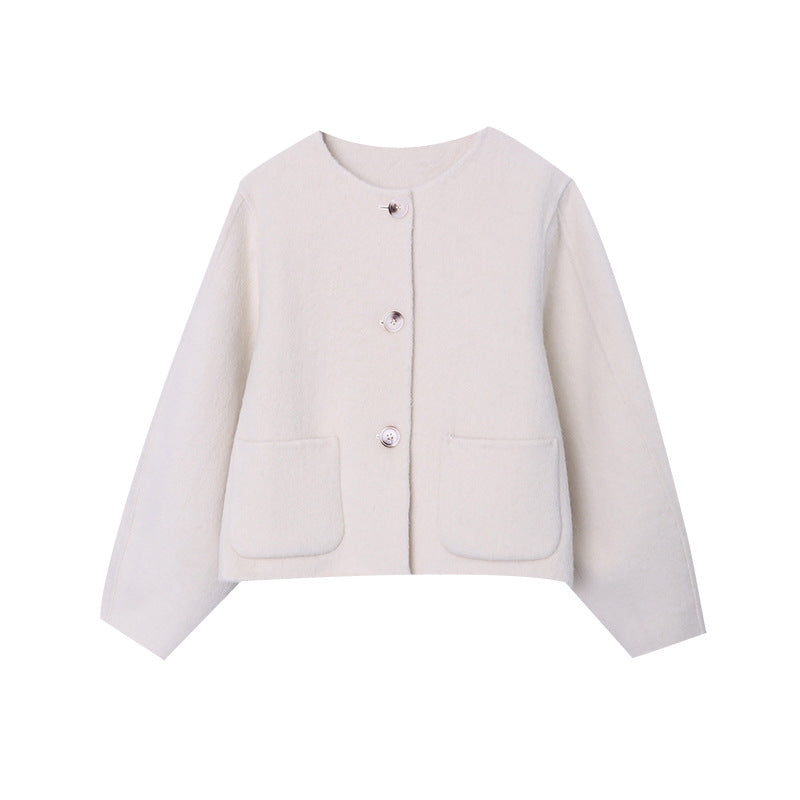 Kvinders bløde og fashionable cardigan med klassiske knapdetaljer Stilla