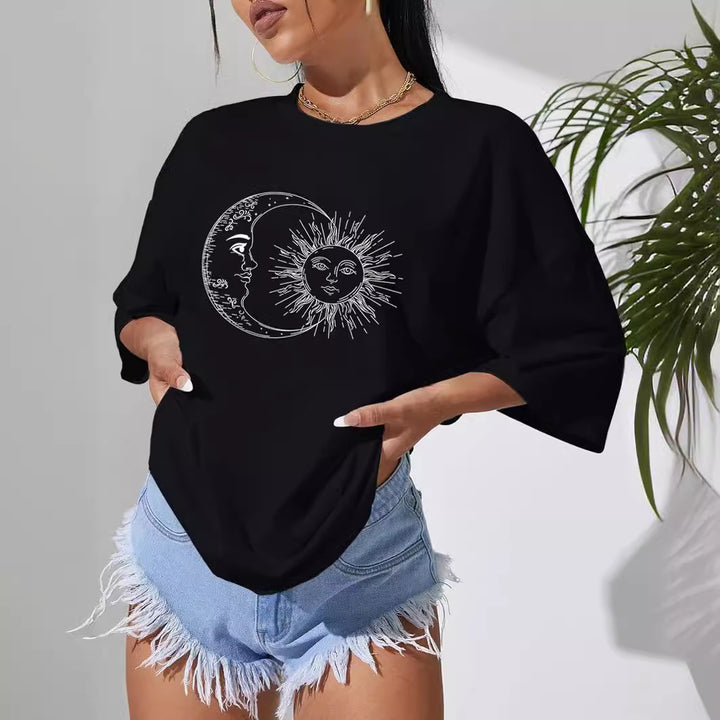 Dame Oversized T-Shirt med kreativt sol-måne-motiv Stilla