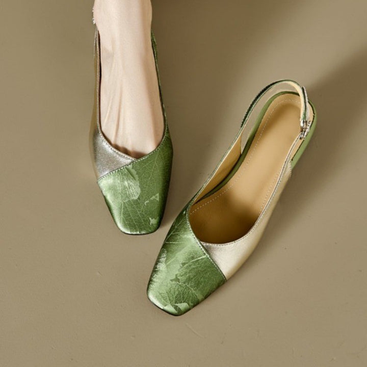 Dame elegante flade slippers med kvadratisk tåform og bladdekorationer Stilla