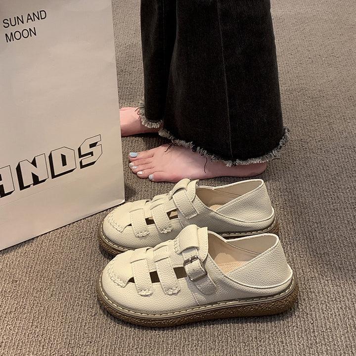 Dame fritidssko med moderigtigt rem-design og komfortabel sål Stilla
