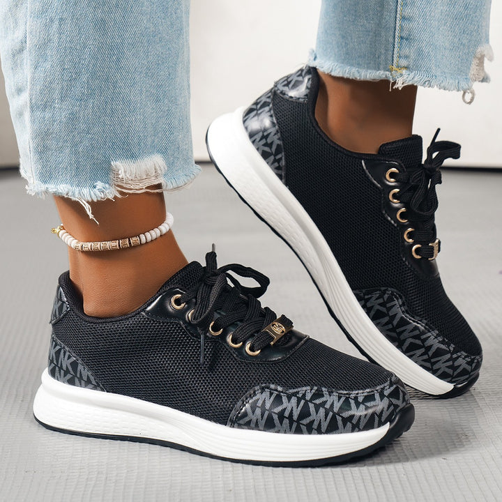 Dame Sporty Sneakers med moderigtige accenter og åndbart overmateriale Stilla