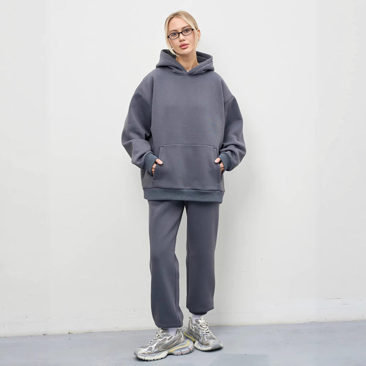Dame oversized Hoodie og afslappede Sweatpants Stilla