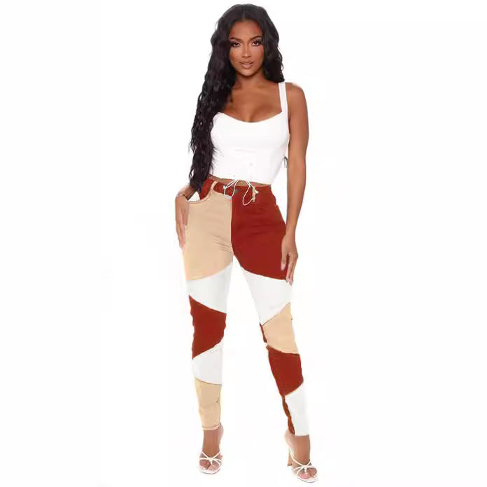 Dame Figurtilpassede Jeans med moderne Patchwork-design Stilla