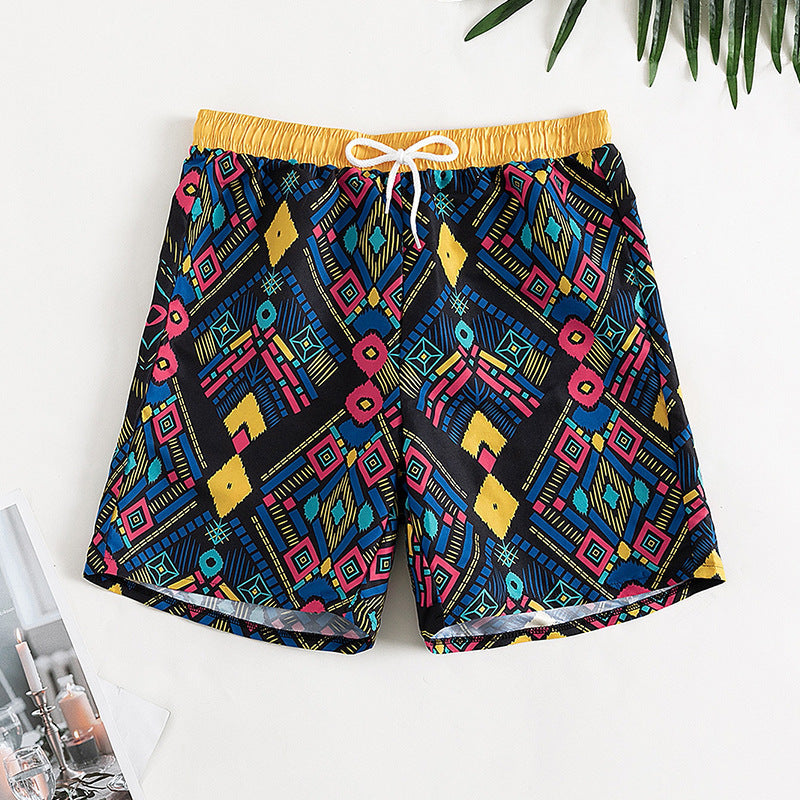 Dame fritidsshorts med farverigt geometrisk mønster Skovae
