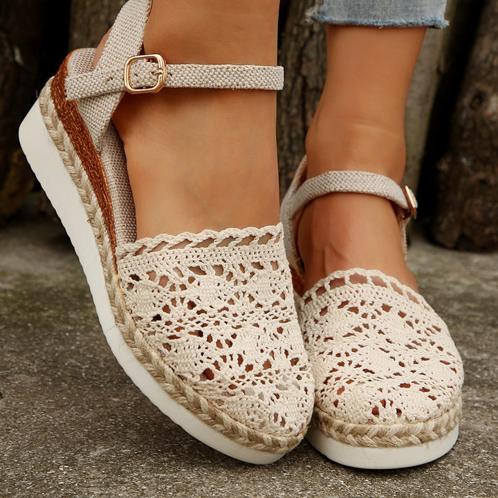 Dame espadrillos med blomsterbroderi og komfortabel kilehælt Stilla