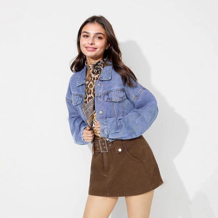 Kvinder cropped denimjakke med voluminøse ærmer og trendy knapdetaljer Stilla