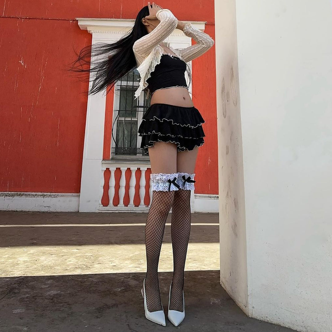 Dame To-delt Sæt bestående af Volangshorts og Crop-Top Stilla