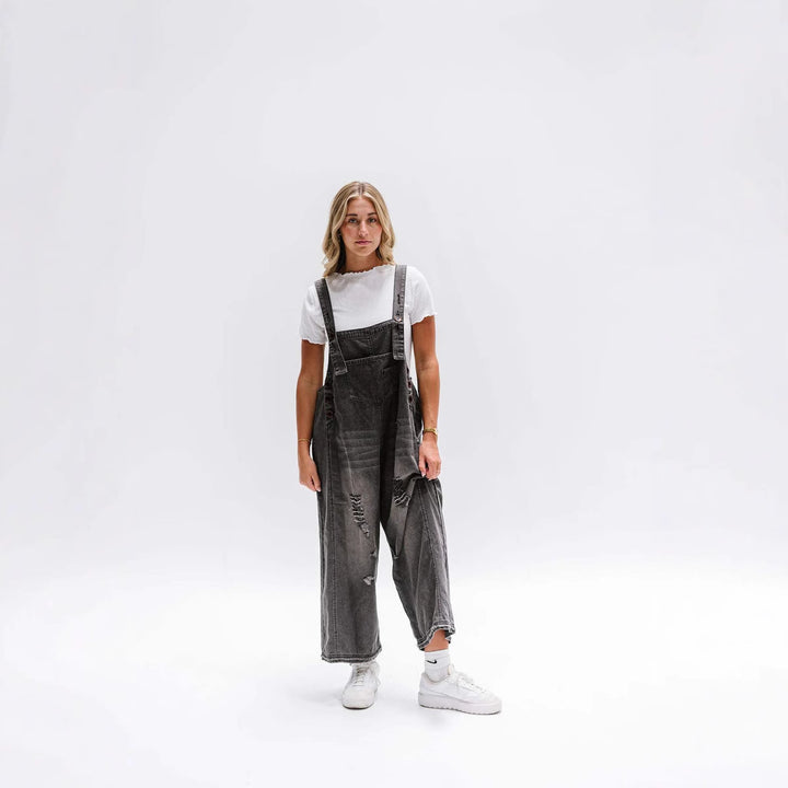 Dame casual denim overalls with trendy destroyed details Skovae