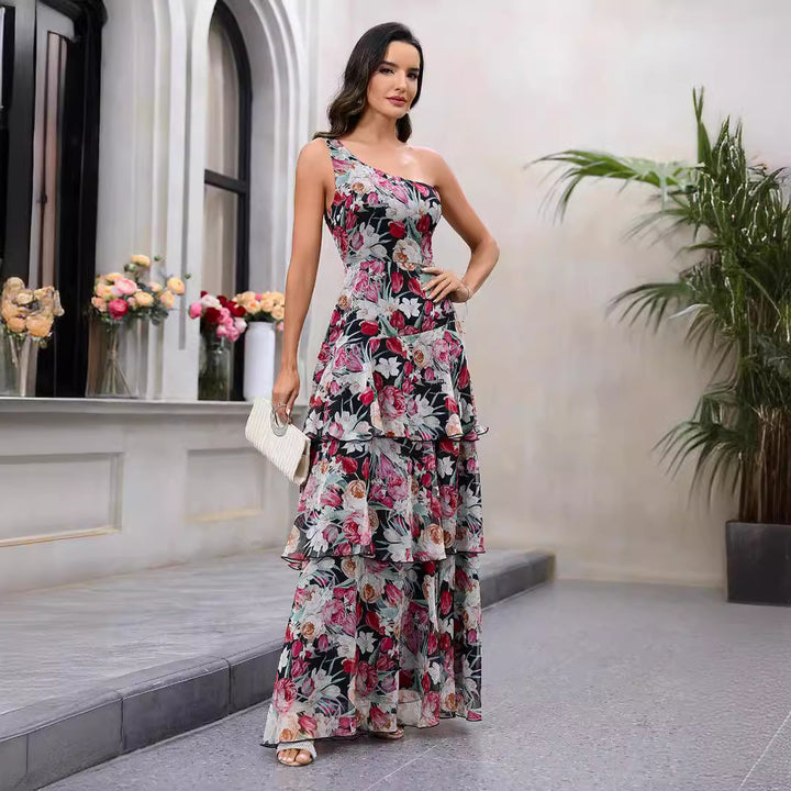 Dame elegant, blomster aftenkjole med sidelæg og off-shoulder design Stilla