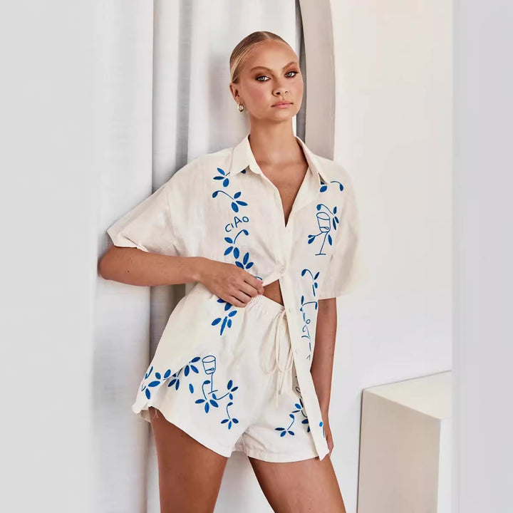 Kvinders Luftig Kortærmet Skjorte og Shorts Sæt med Blomsterbroderi Design Skovae