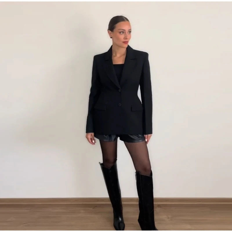 Femme Skræddersyet Blazer med Satinomslag Stilla