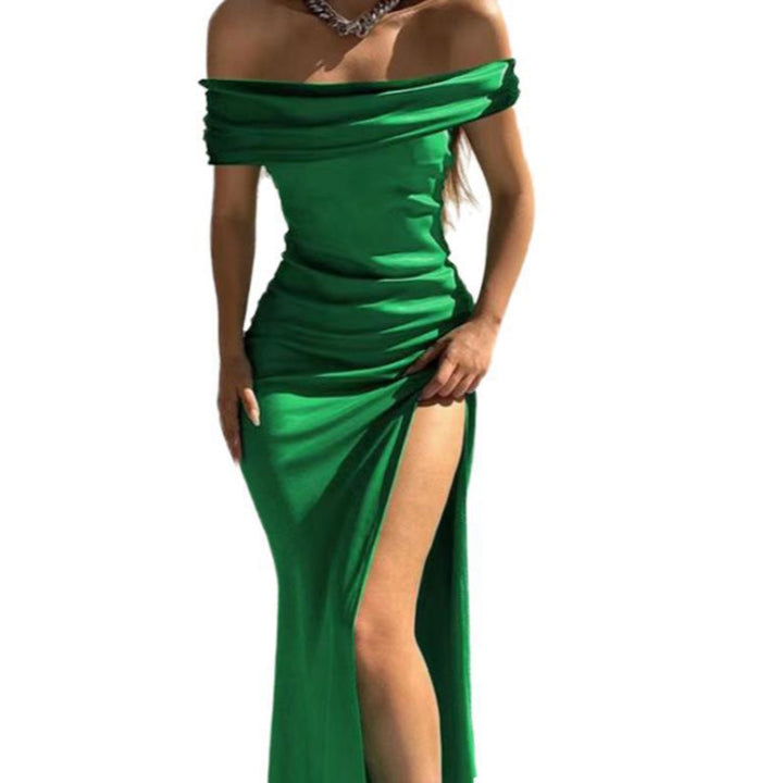 Dame Off-Shoulder Maxikjole med raffineret benåbning og flydende stof Stiila