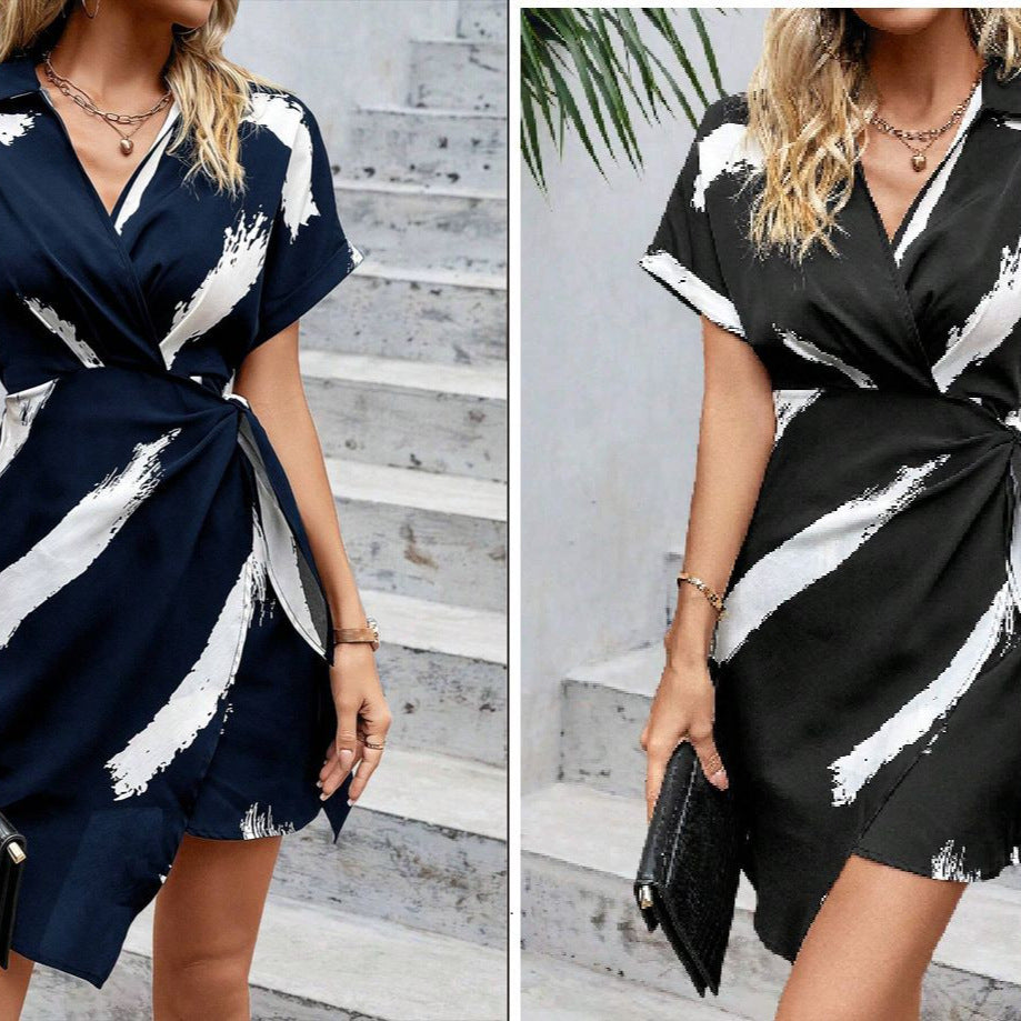 Dame wrapped dress med trendy blokstriber og kort krave Stilla