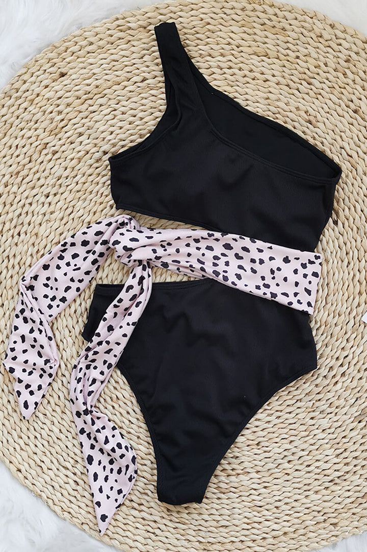 Stilla | Asymmetrisk Bicolor Badedragt med Spids