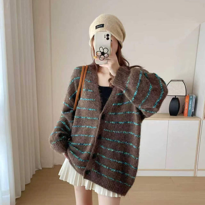 Kvinders chunky strikket cardigan med farvede striber og fashionable snit Stilla