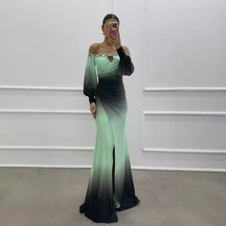 Kvinders Off-Shoulder Maxi Kjole med Elegant Drapering og Glitrende Accenter Skovae