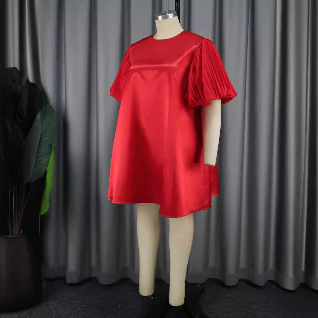 Dame eksklusiv satin kjole med elegant flæsekant Skovae