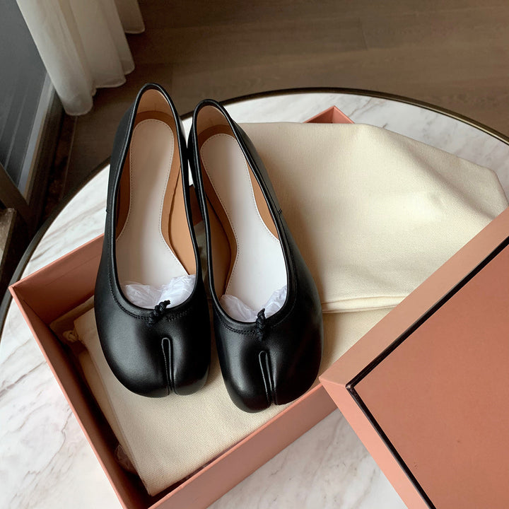 Dame elegant spids balletflade med dekorative sømme Stilla