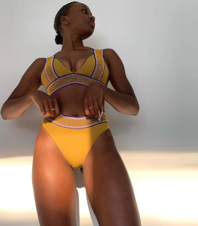 Dame bikini top og bund med dekoreret kant Stilla