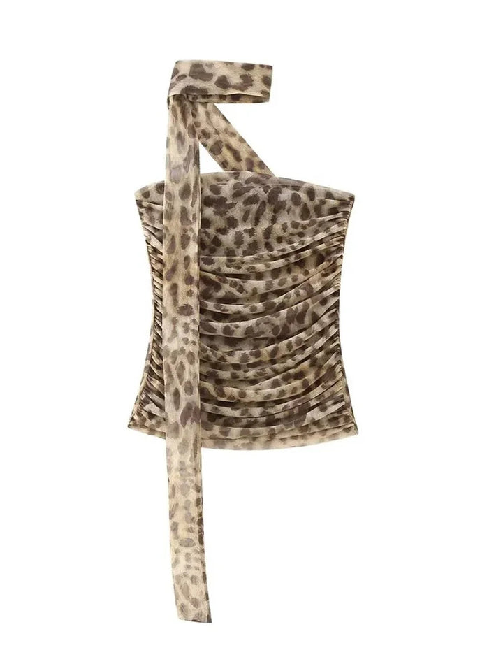 Dame blusetop med raffinerede ruffle-detaljer og asymmetrisk strop Stilla