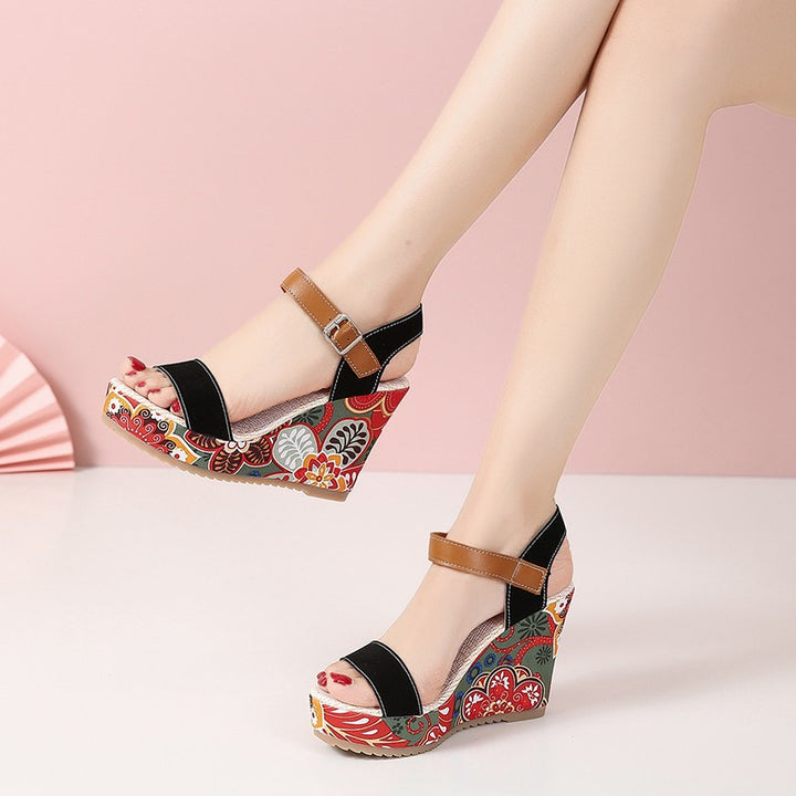 Dame Wedge-sandaler med blomsterdetaljer og komfortabel kilehæle Stilla