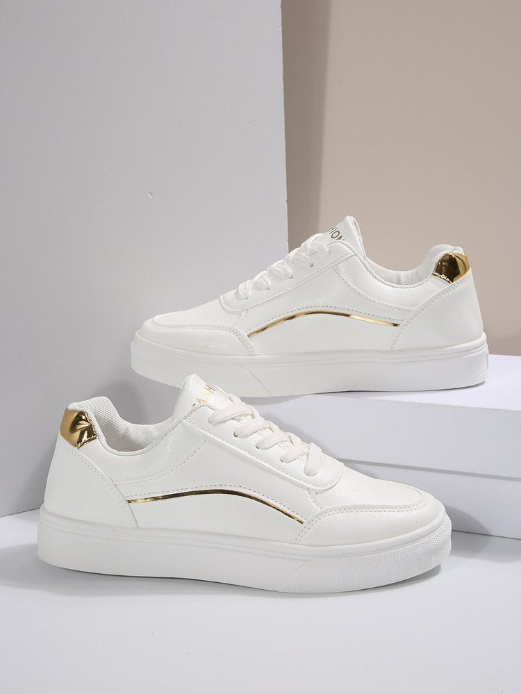 Dame Mode Sneakers med accenter i metallic Stilla