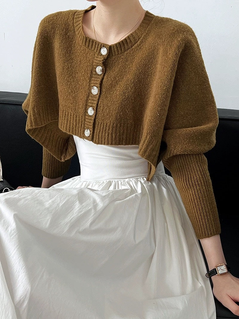 Femme Cropped Knap-Op Trøje Stilla
