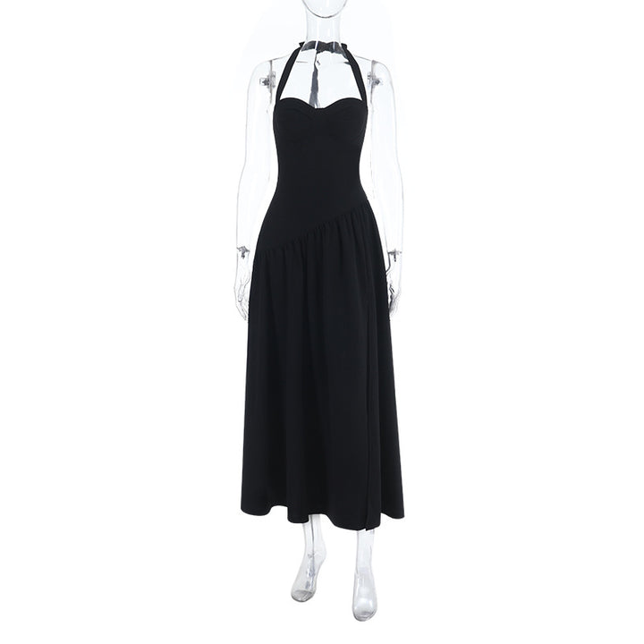 Dame off-shoulder maxikjole med raffineret halterneck og flydende nederdel Skovae