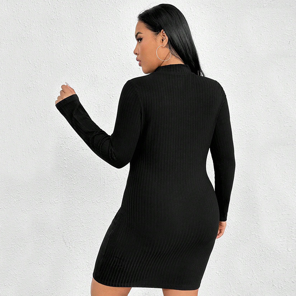 Dame figursyet kjole med elegant cut-out og lange ærmer Stilla