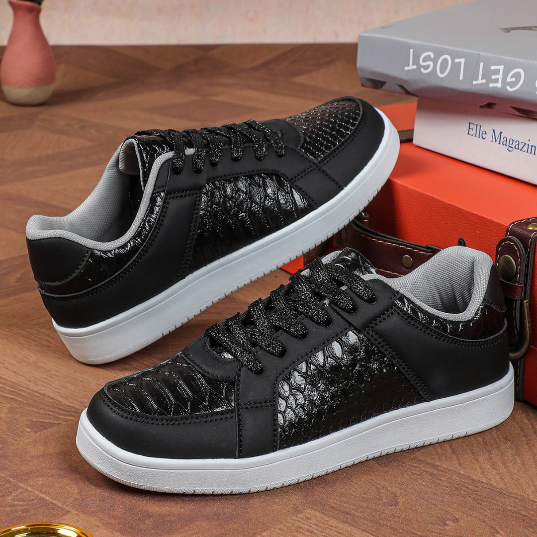 Dame Sneakers i moderne slangeskindslook Stilla
