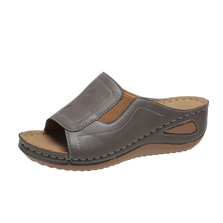 Kvinder komfortable clogs med ergonomisk fodseng og fashionable cut-outs Stilla