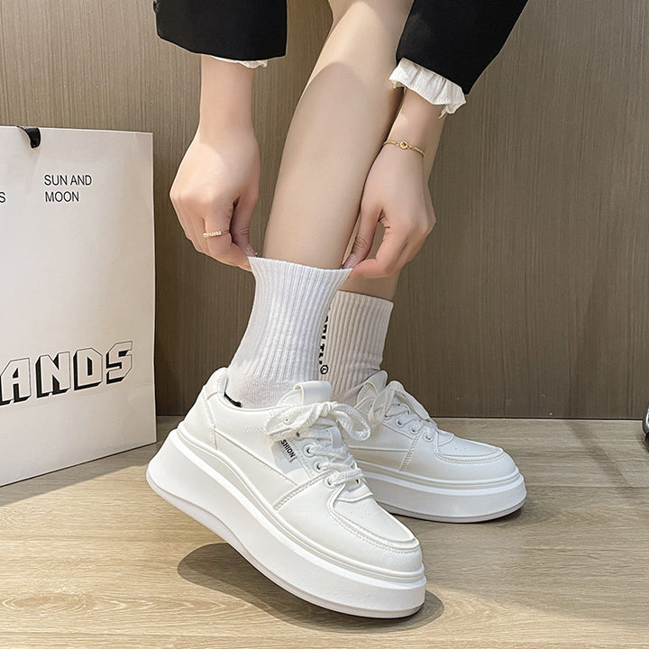 Dame Chunky Sneakers i sporty design med tyk plateau og robust overmateriale Stilla