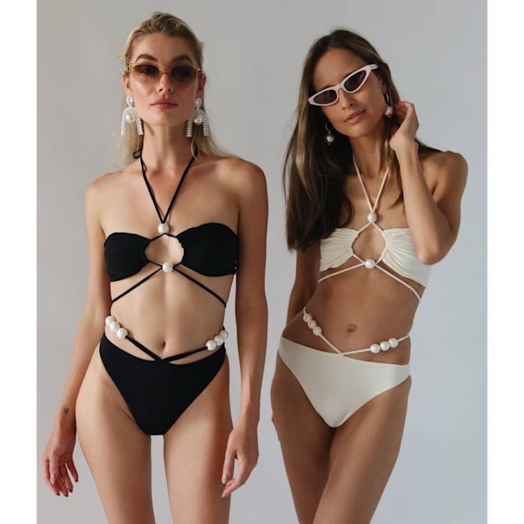 Dame bikini sæt med raffineret bindedesign og gennemsigtige indpakningsskørter Stilla