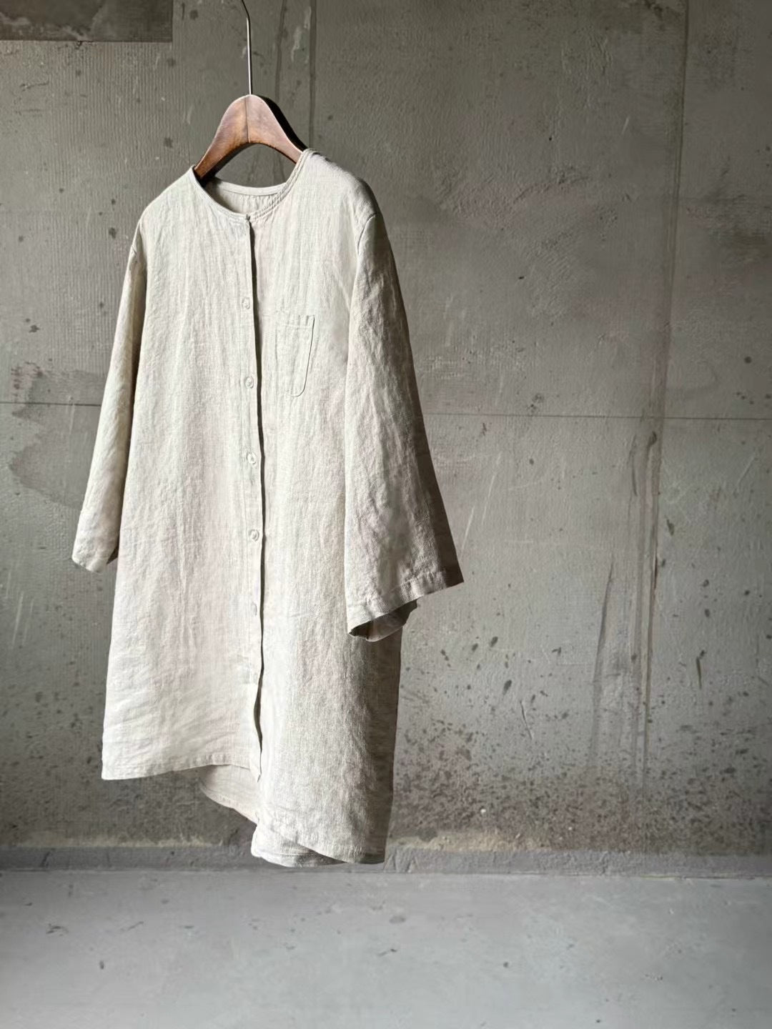 Dame Plus Size Linned Knap-Bluse Stilla