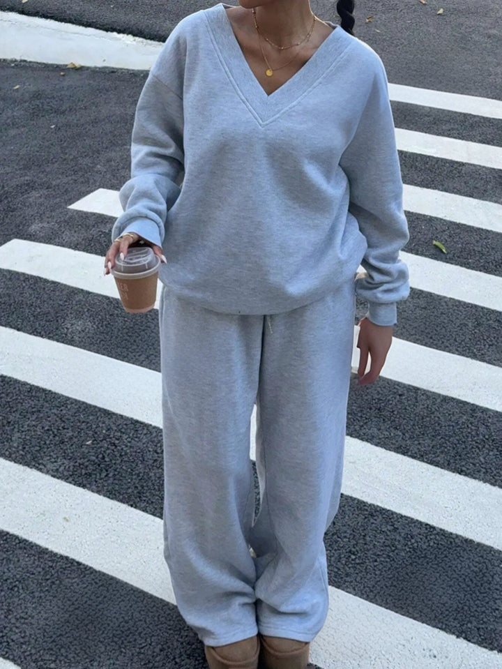 Dame afslappet V-udskæring sweatshirt og rummelige joggebukser Stilla