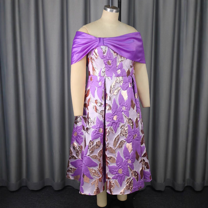 Dame Elegant aftenkjole med skulderfri applikation og blomsterdesign Skovae