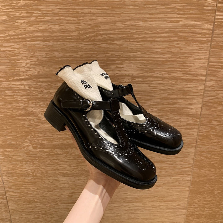 Femme Vintage T-Strap Brogue Sko Stilla