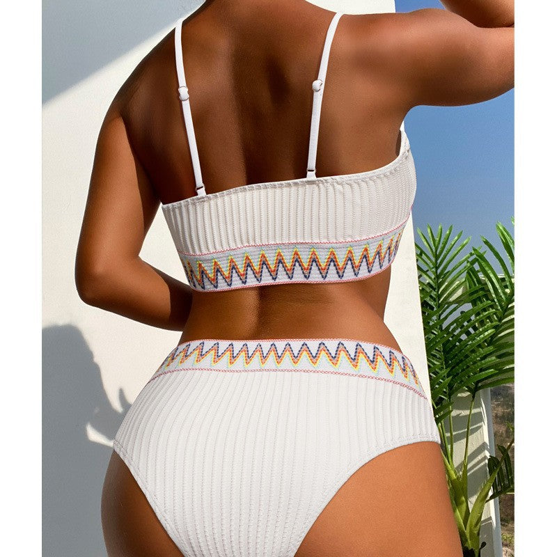 Dame højtskåret bikini med sportslig top og kreativt design Skovae