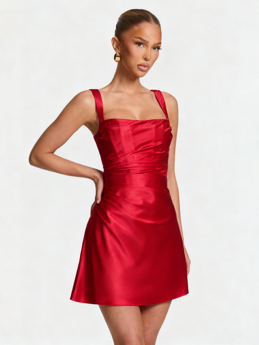 Dame Elegant Cocktailkjole med Chic Firkantet Udsnit og Flydende Satin