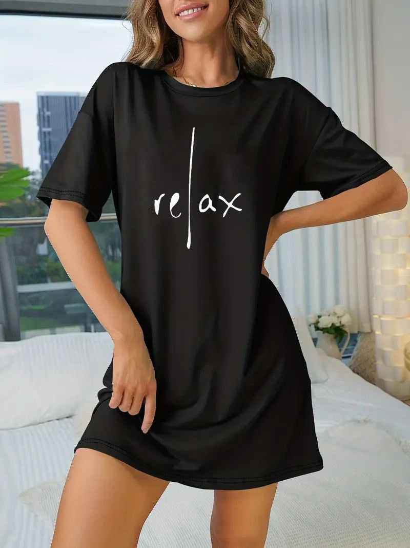 Dame Oversized T-Shirt med inspirerende tekst og iøjnefaldende grafisk design Skovae