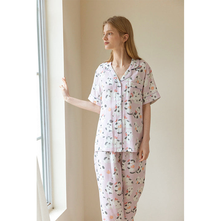 Dame pyjamasæt med legesygt kattemotiv og elastisk talje Stilla