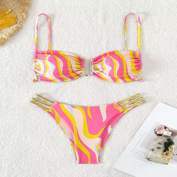 Dame triangel-bikini med elegant rynkeeffekt og moderigtige accenter Skovae