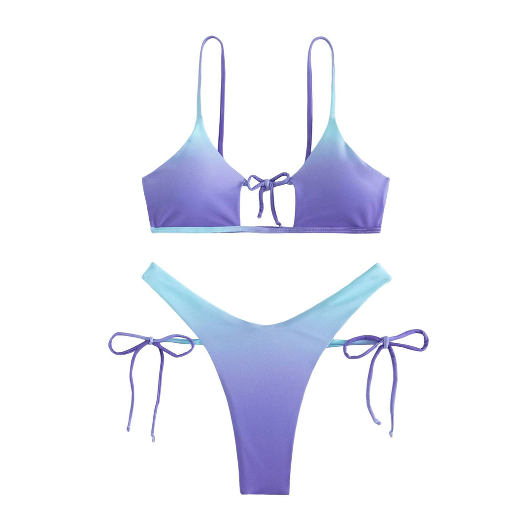 Dame triangel-bikini med justerbart knudedesign og elegant farveforløb Skovae