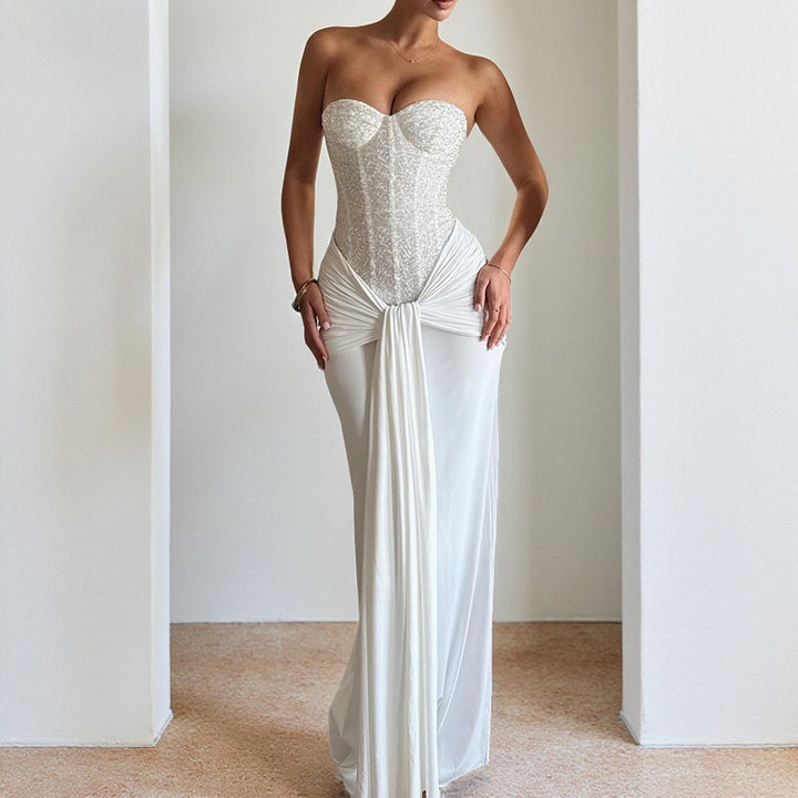 Dame stilfuld maxikjole med elegant bustier-overdel og rynket skørt Skovae