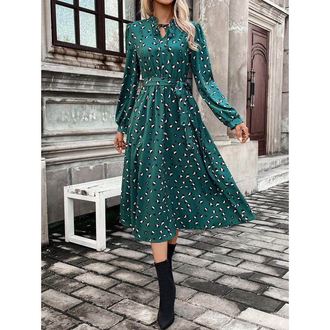 Damer Midi-kjole med blomsterprint og elegant bølgemønster Stilla